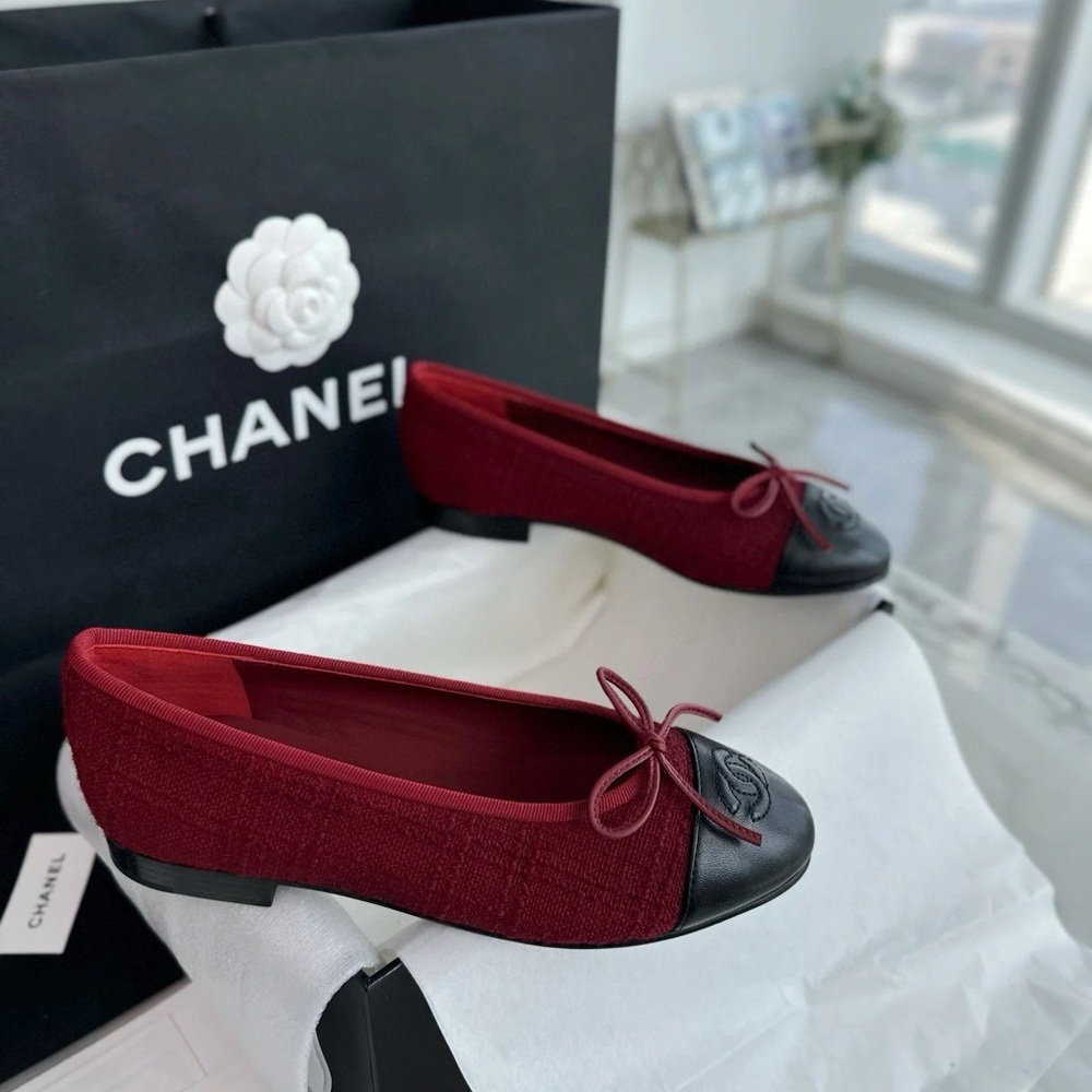CHANEL Women's Red and Black Loafers